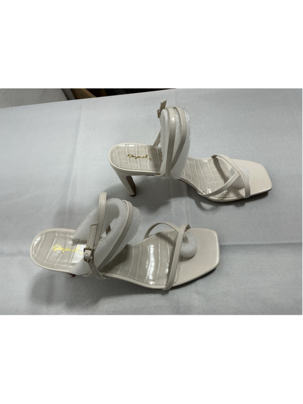 Womans New Qupid Kaylee-04 Slingback Strappy Sandals Size 10 Off White